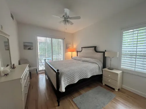 Cozy 1bed 1bath condo near Sanibel Island. Pool, fitness, hot tub.