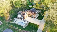 Golf Course Home - Heated Pool, Hot Tub, Putting Green, Dogs Welcome Hotel di 