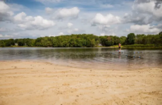 Poconos Retreat: Hot Tub, Game Room, Lakes, BBQ, Fire Pit & Family Fun