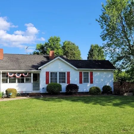Moo Manor, 10 Mins from downtown Mayberry