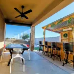 Tropical Desert Oasis. New built! Family friendly. Grill,Tiki bar&Mountain view.