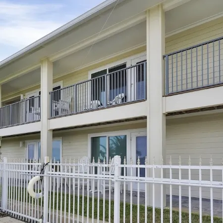 Ocean Front Beach Den -Near Mayo Clinic