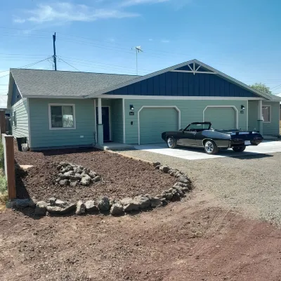New townhouse, Class 2 EV charger, private back patio,  muscle car garage