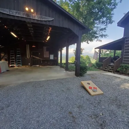 BEST VIEW IN BRYSON CITY IN THE SUGAR SHACK!!