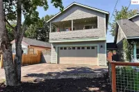 Downtown Charmer - Spacious 1 Bed 1 Bath  - Adventure Basecamp Hotels in Sandpoint