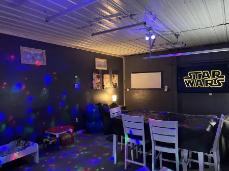 Pine Lake Lodge - Game Room, Theater, Fire Pit