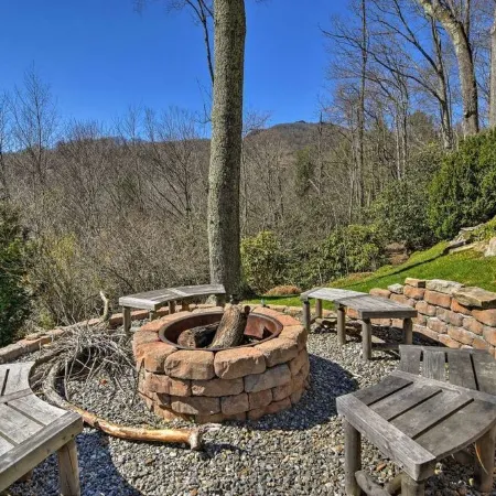 Beautiful Cabin - Hot Tub & Mtn views - 2 min to Banner Elk & 10 min to ski!