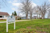 Cozy cottage with Lake Erie access