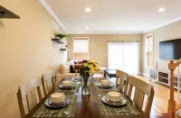 Charming 3BR & 2.5Ba nested in KOP w parking, close to Conshy & downtown Philly.