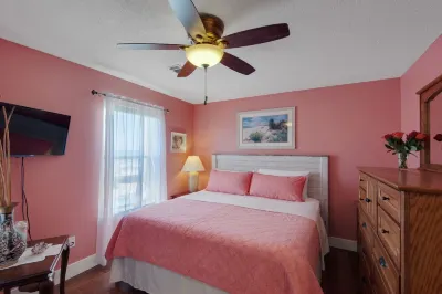 Happy As a Clam in Villas 221 Hotels near Santa Rosa Island