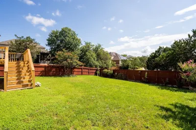 ★ Luxurious Two-Story Home ★ Near La Cantera/Rim