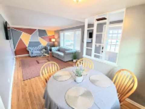 Hot Tub, 5 Minutes to Airport, Mall of America, Games, Family fun! Hotels in Richfield