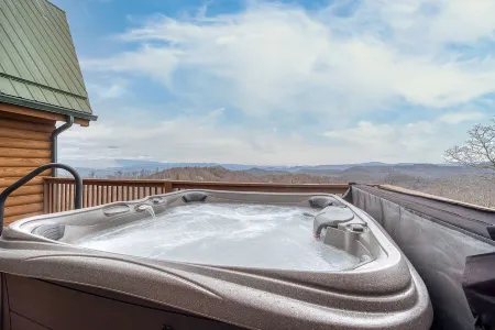 Lux/Private Cabin-PanoramicMntVIEWS-HotTub,Wd Stove,Firepl/Pit,GmRoom,FencedYard