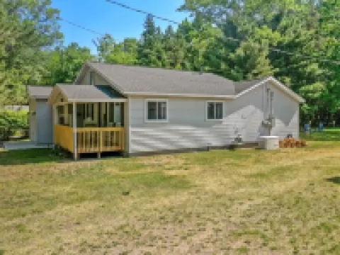 Higgins Hideout *3 minute drive to the beach* Hotéis em Gerrish Township