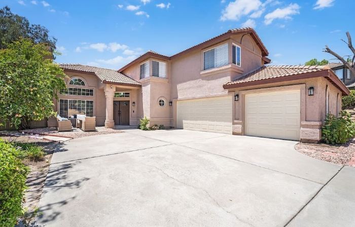 Upscale Family & Group Friendly Spacious Home