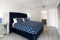 NEW Condo 2 Bed 2 Bath Pool 6 min to Beaches Downtown Restaurants Shopping