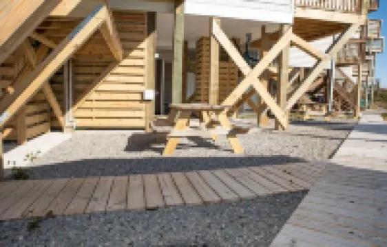 C-Shore Retreat - Great Views, Steps to the sand!