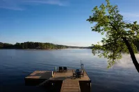 Lake Martin Luxury - The BEST Group Lake House! -- 6 Bedrooms -- Arcade -- Dock
