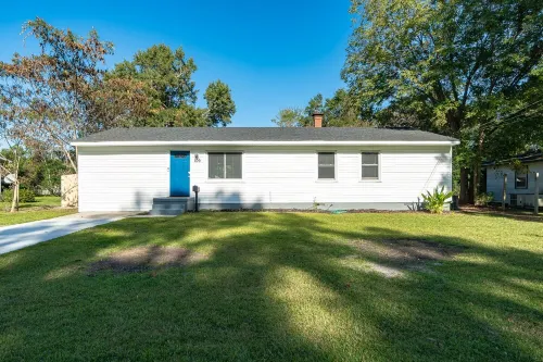 4 BD 2 Bath Home 10 min from base