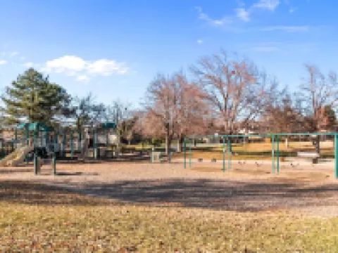 Casa Kaleidoscope: Whimsical Selfie Museum - 5bd sleeps 15 Hotels in Arvada