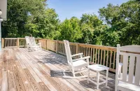 Remodeled Beach House 1 block from beach. 4min walk. Sleeps 8. - 2-Star