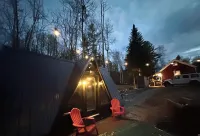 Little Black Aframe by the Brook- 5m to Waterfall Hotels in Thurman