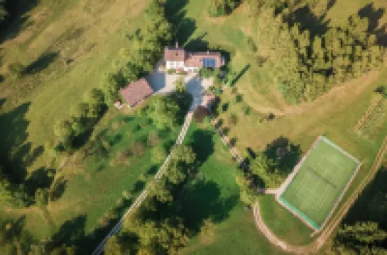 Telva Alta, country house with tennis in the Dolomites