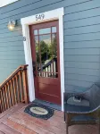 New Downtown 3 Bedroom Upstairs Flat with views