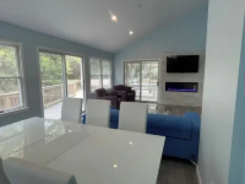 Luxury, private spa beach home steps to the ocean with sauna, hot tub, spa baths