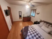 Nautical Splash Pad, Spacious Home, Private Pool & Cedar Hot Tub. Hotels in Caledonia