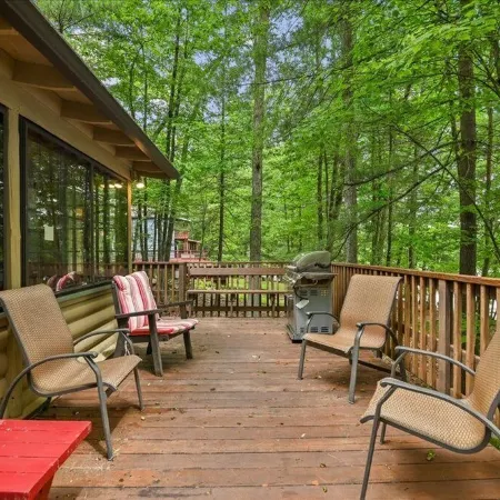 Sunny Point Lake Wallenpaupack Lakefront  with Private Dock - 4 Bedroom Sleeps 9