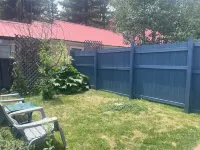 Gorgeous Studio home, Fenced yard, Open Yr Rnd, Dog Friendly.