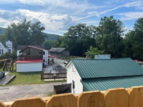 Stay, play and relax in Ohiopyle, PA, Hot tub, Pool table, GAP, Arcade Game