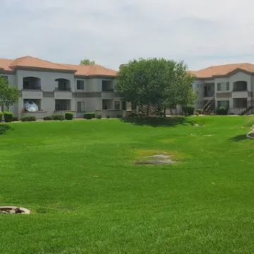 2nd floor 2 Bedroom Condo with Balcony