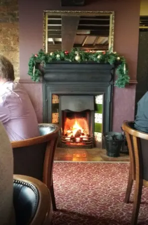 QUIRKY COTTAGE SLEEPING 8 YARM B&B S/C ADJOINING FOX COVERT PUB YARM