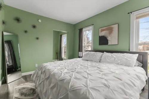 Comfortable 2 bedroom king suite/