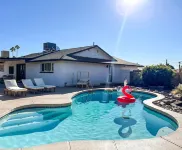 NEW remodel w pool - close to ASU/Scottsdale/Spring training - สระว่ายน้ำส่วนตัว