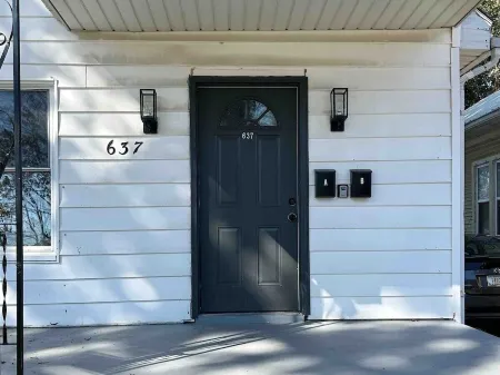 Rotherwood Roost / 2BR/1BA Apartment near UE