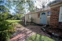 Downtown Cozy Cottage