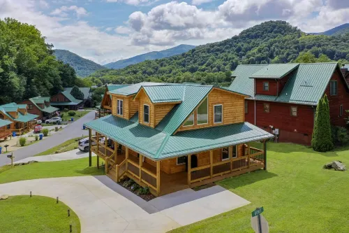 Brand New Log Cabin in the Valley, Elk Experience, Year Round Access