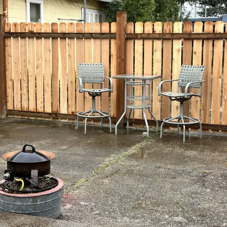 Old Town Cottage in Port of Siuslaw,  King Bed