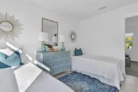 Tranquility Beach Escape-Mnts to Public Beach