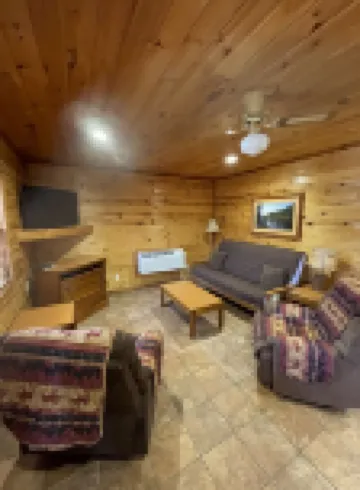 Beautiful Scenic River Cabin just 1/2 mile from Current River!