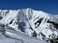 Make memories. Cozy ski in ski out.  Convenient to skiing and restaurants!