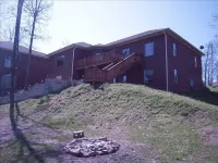 Lake Hamilton Getaway on Quiet Cove!! Close to Races, a central location!!