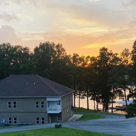 Lakeview Retreat, Covered Boat Slip, Swim Ladder, Sleeps 12