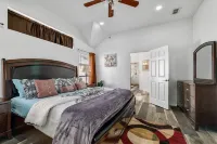 Relax at Frisco Escape Oasis Home with Spa