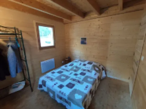 35 m² detached wooden chalet with terrace overlooking the mountains