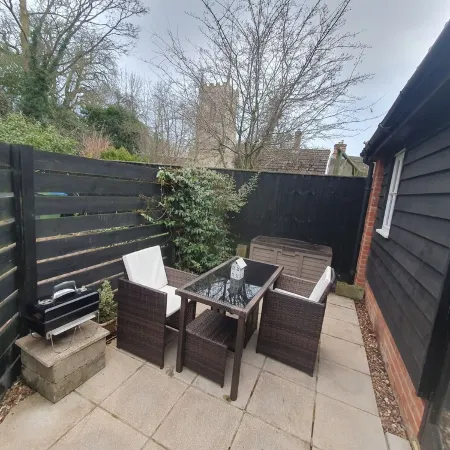 Country Cottage Set In pretty Suffolk village with 2 local pubs, dog friendly