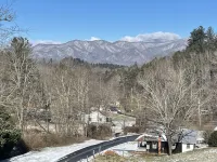 Smoky Mountain Holmestead, cabin near Bryson City